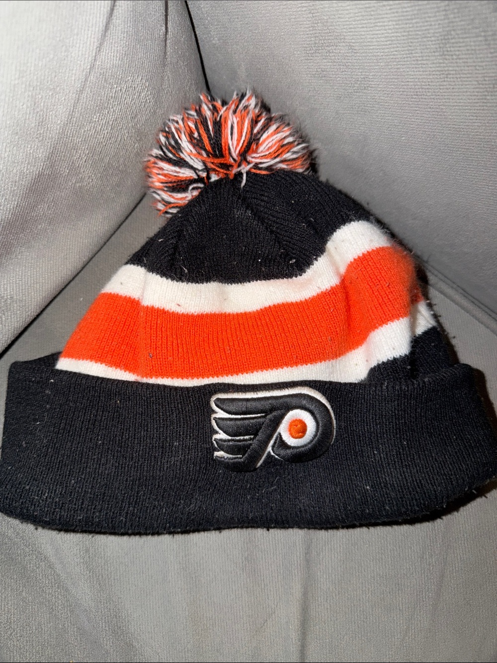 Philadelphia Flyers Black Orange White Pom Beanie NHL HAT